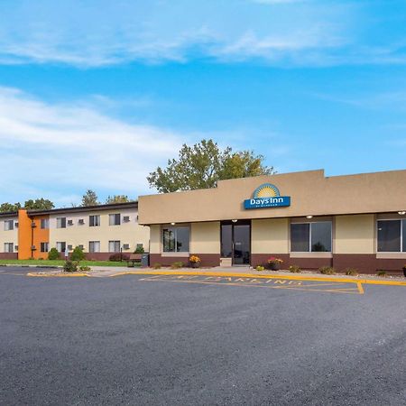 Days Inn By Wyndham Newton Buitenkant foto
