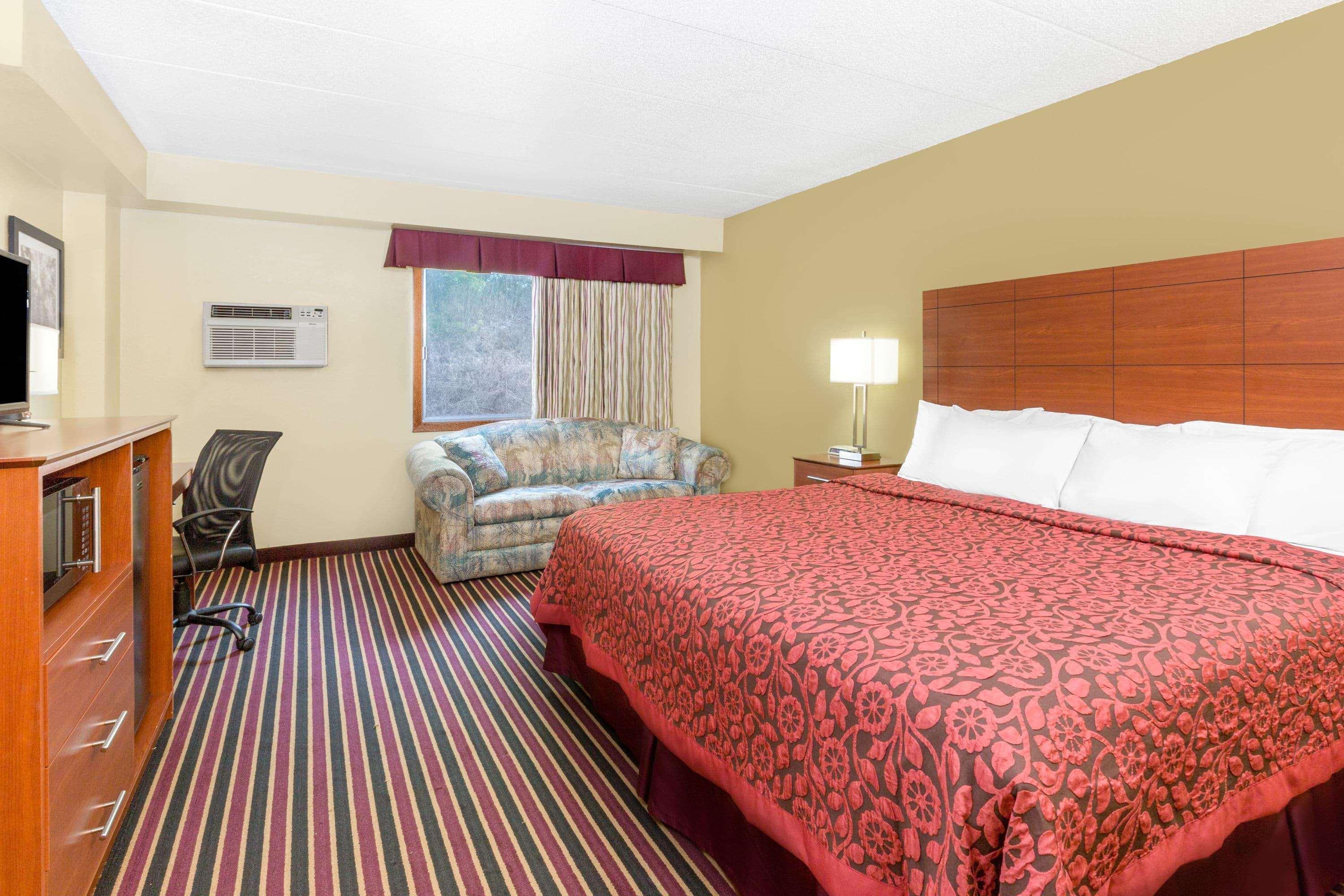 Days Inn By Wyndham Newton Buitenkant foto