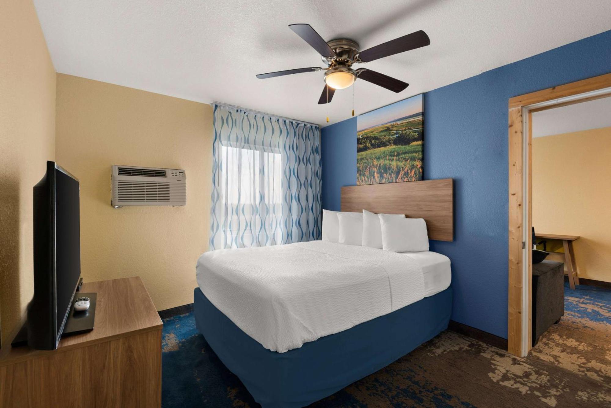 Days Inn By Wyndham Newton Buitenkant foto