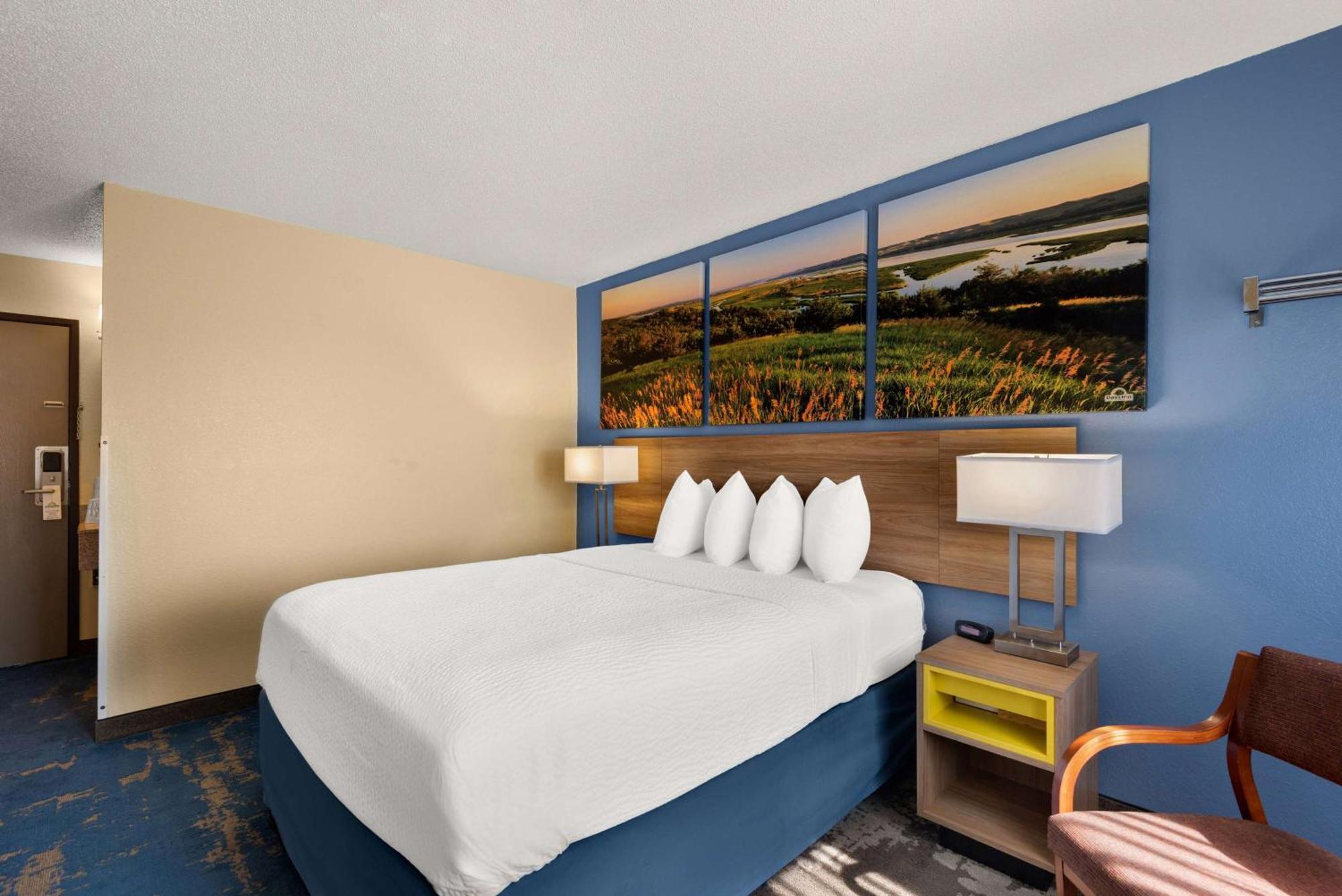 Days Inn By Wyndham Newton Buitenkant foto