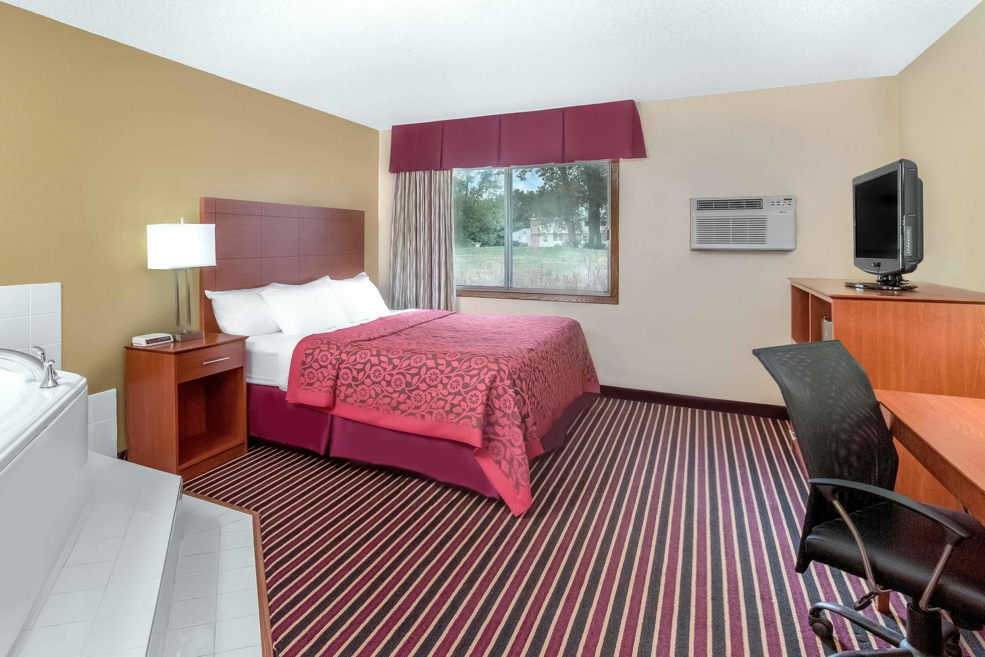 Days Inn By Wyndham Newton Buitenkant foto
