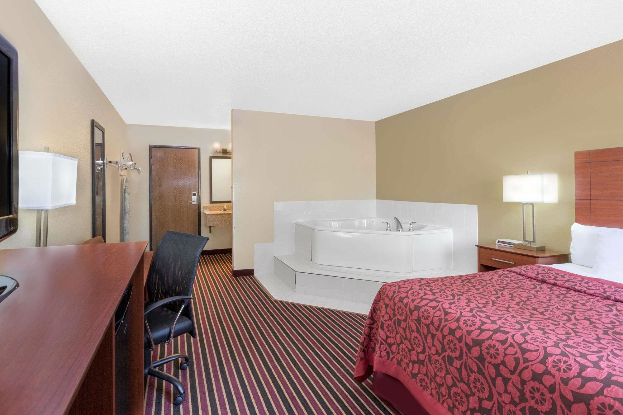 Days Inn By Wyndham Newton Buitenkant foto